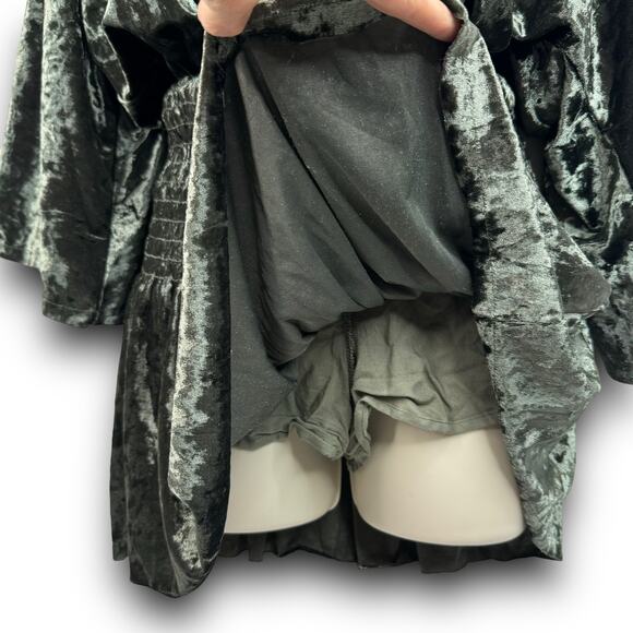 Skylar + Madison Green Velvet Velour Mini Dress Vneck Wide Sleeve Smocked Small - Picture 4 of 6